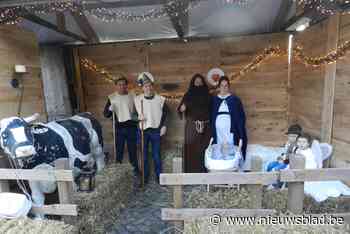 Onlangs getrouwd koppel figureert in levende kerststal voor opdracht van vrienden