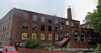 Bolton firefighters help tackle huge Townley Street, Middleton mill blaze