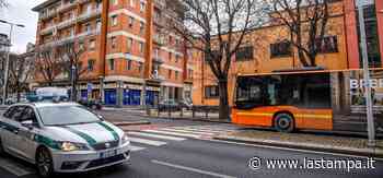 Due semafori davanti alle scuole di Cuneo e multe a chi non rispetta i limiti - La Stampa