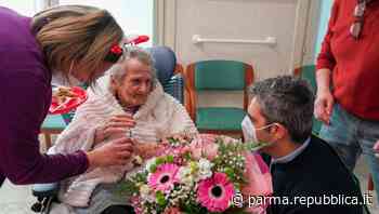 Ha superato due guerre e il Covid: Parma festeggia Rosa, 104 anni - La Repubblica