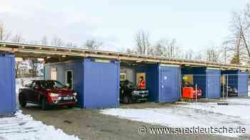 Drive-Through-Impfstrecke in Karlsfeld startet Betrieb - Dachau - Süddeutsche Zeitung - SZ.de