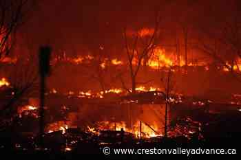 Wildfire burns hundreds of homes in Colorado, thousands flee - Creston Valley Advance