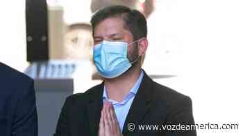 Biden felicita a Boric por su triunfo en las elecciones "libres y justas" de Chile - Voz de América