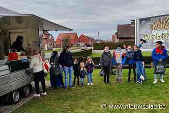Nieuwjaarke zoete, een varken heeft vier voeten, vier voeten en… ne friet
