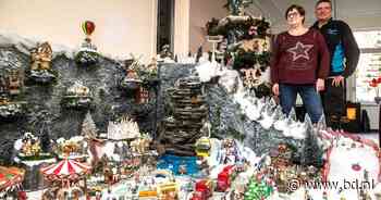 Als lampjes aan de gevel en een verlichte boom niet genoeg is... dan bouw je toch een winterdorp? - BD.nl