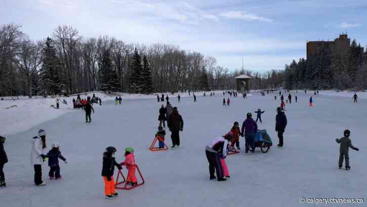 Calgarians take advantage of warmer New Year’s Day conditions following deep freeze