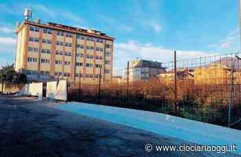 Sarà una superscuola ma per ora è una discarica: il cantiere abbandonato - ciociariaoggi.it