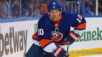Austin Czarnik Should Remain in Islanders Lineup - Drive4Five