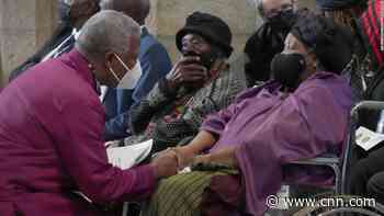 Mourners pay tribute to Desmond Tutu