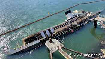 Sad end for 'grand lady' as 99-year-old former Manly ferry sinks in Sydney Harbour
