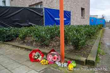 Honderden mensen betuigen medeleven op rouwregister