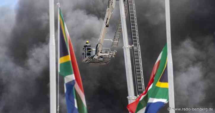 Großbrand in Südafrikas Parlament richtet schwere Schäden an