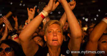 Our Favorite Arts Photos of 2021 - The New York Times