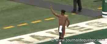 Antonio Brown enlève son équipement et quitte