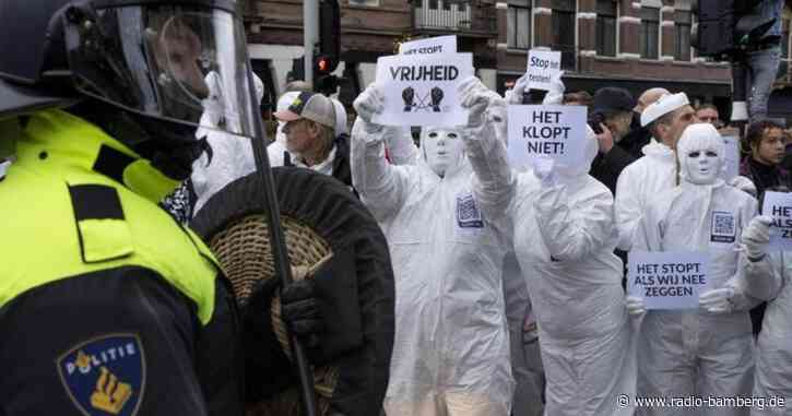 Tausende Teilnehmer bei verbotener Corona-Demo in Amsterdam