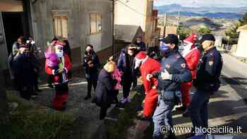 Poliziotti di Enna e Babbo Natale portano doni ai bimbi di una comunità alloggio, “una ventata di fe... - BlogSicilia.it