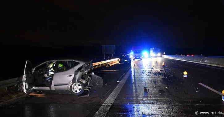 A6 bei Schwetzingen:  Trümmerteile auf der Fahrbahn nach Unfall