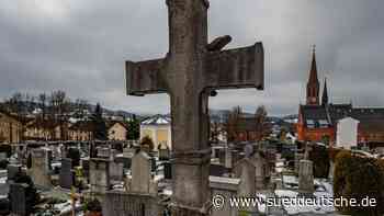 Naturschützer fordern mehr Artenvielfalt auf Friedhöfen - sueddeutsche.de
