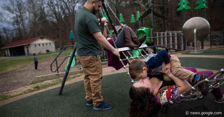 Child Tax Credit’s Extra Help Ends, Just as Covid Surges Anew - The New York Times