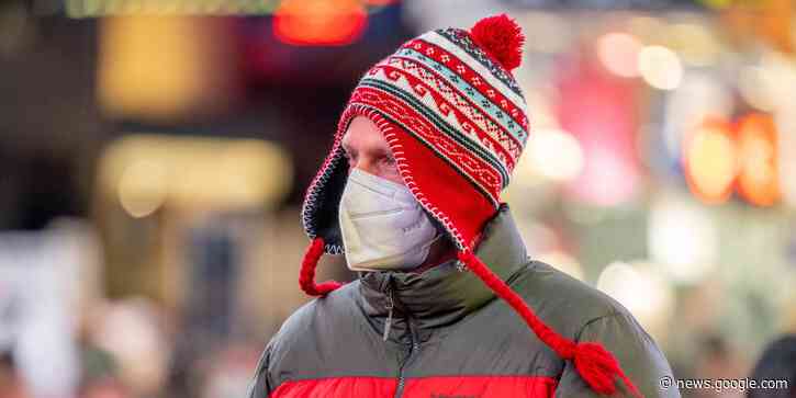 Why Cloth Masks Might Not Be Enough as Omicron Spreads - The Wall Street Journal