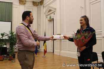 Mia Dobbeni en Paulien Couckuyt winnen Trofee voor Sportverdienste en Sportjuweel - Het Nieuwsblad