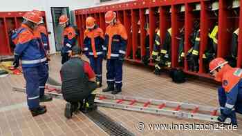 „Auf Anhieb Feuer und Flamme“: Bei der Jugendfeuerwehr Neumarkt St. Veit kommt der Nachwuchs gleich ans Gerät