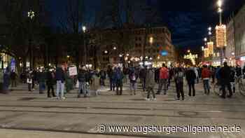 Demo gegen Verschwörungstheorien und "Spaziergang"