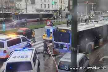 Twee personen aangereden door manoeuvrerende bus