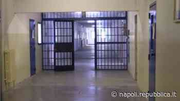 Carceri, detenute incendiano asciugamani a Santa Maria Capua Vetere: agenti intossicate - La Repubblica