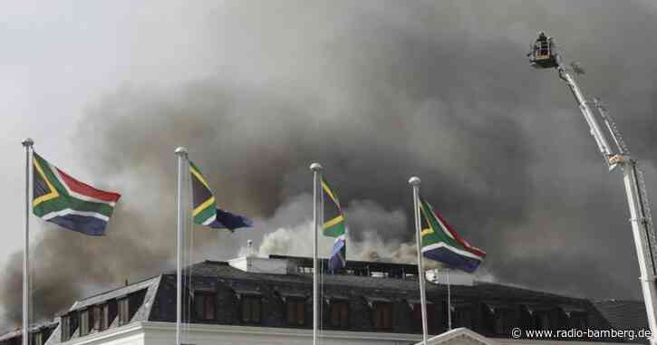 Großbrand: Südafrikas Parlament in Trümmern