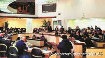Comune di Crotone, maggioranza e opposizione si danno battaglia a colpi di documenti - Gazzetta del Sud - Edizione Catanzaro, Crotone, Vibo