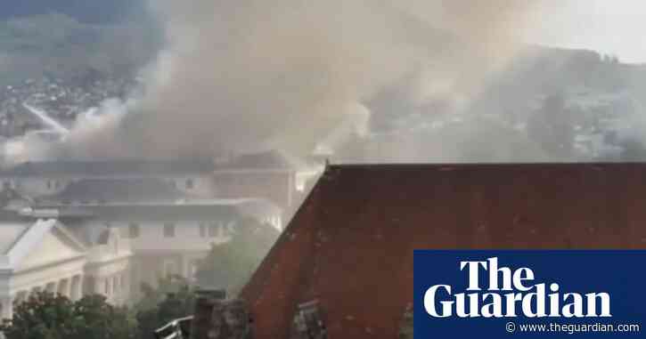 Timelapse footage shows Cape Town parliament blaze flaring up again – video