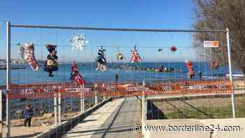 Bari, a San Cataldo befanine sulla transenna sistemata per evitare accesso alla spiaggia - Borderline24 - Il giornale di Bari