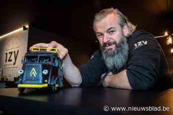 Drie jaar geleden verkocht hij zijn eerste koffie vanuit zijn omgebouwde camionette, nu bouwt Bart (48) aan de grootste keten van Europa