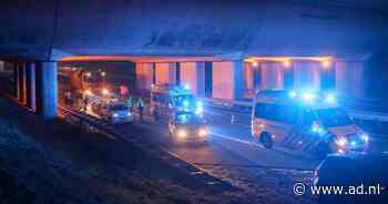 Code geel voor ijzel opgeheven, veel ongelukken door spekgladde wegen in noordoosten - AD.nl