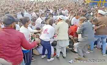 Watch: Stampede-Like Scene At A Congress Marathon In UP, Masks Missing - NDTV