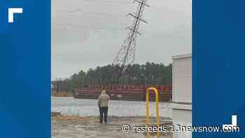Barge strikes transmission tower on the Elizabeth River