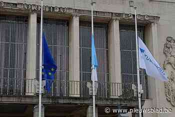Stad houdt minuut stilte voor slachtoffers explosie