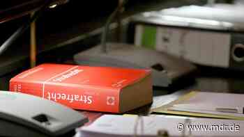 Anklage nach Angriffen auf Wachleute und Polizisten in Dresden | MDR.DE - MDR