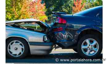 Acidente envolvendo um carro e uma motocicleta é registrado em Imbituba; três pessoas envolvidas - Portal AHora