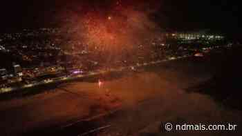 VÍDEOS: Imbituba tem show de fogos silenciosos no Réveillon de 2022 - ND Mais