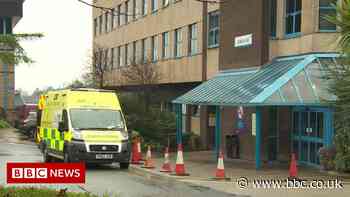 Covid: Lancashire health chief fears 'tsunami' of Omicron cases