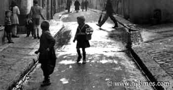 Sabine Weiss, Last of the ‘Humanist’ Street Photographers, Dies at 97