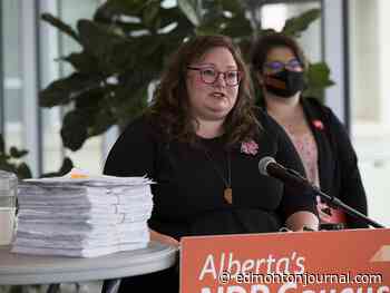 Alberta NDP calls for N95 masks for staff and students, contracted substitute teachers, details on expected absentee rate