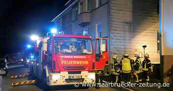 Neunkirchen: Feuerwehr rettet drei Menschen aus Dachgeschosswohnung - Saarbrücker Zeitung