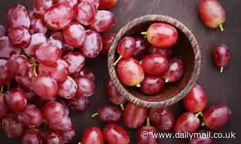 Eating grapes decreases cholesterol levels, study finds