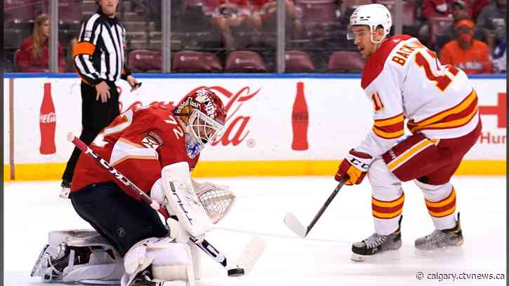 Panthers win fourth consecutive game, roll past Flames 6-2