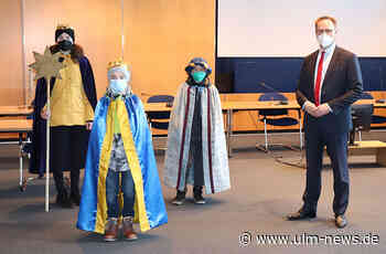 Sternsinger segnen Landratsamt in Neu-Ulm