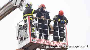 Modena Ad Albareto ultraleggero rimosso dal tetto Rimangono solo pochi rottami - La Gazzetta di Modena