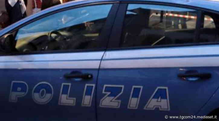 Modena, gruppo No vax entra in un bar senza mascherina: 15 multati - TGCOM